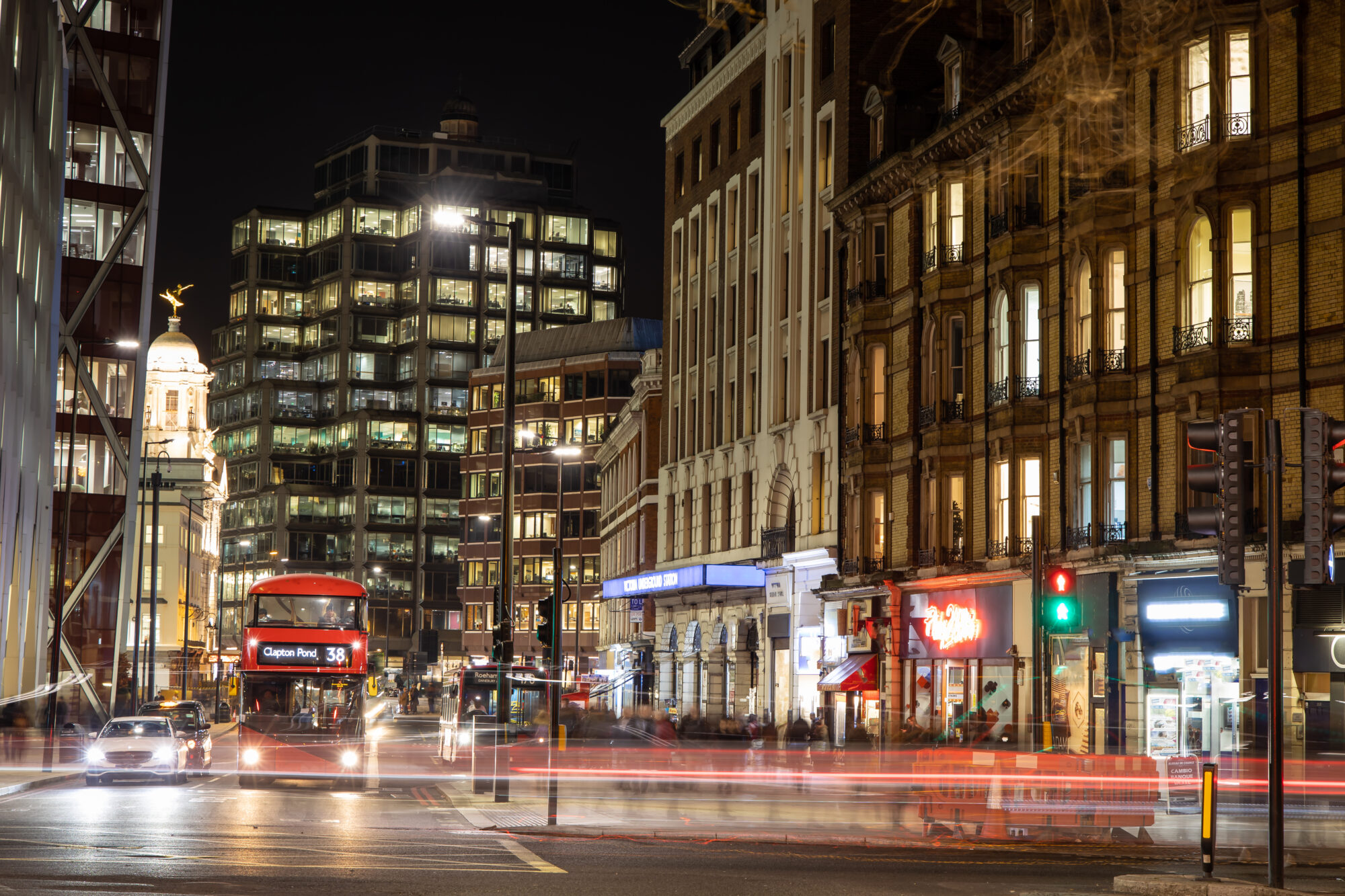victoria station london
