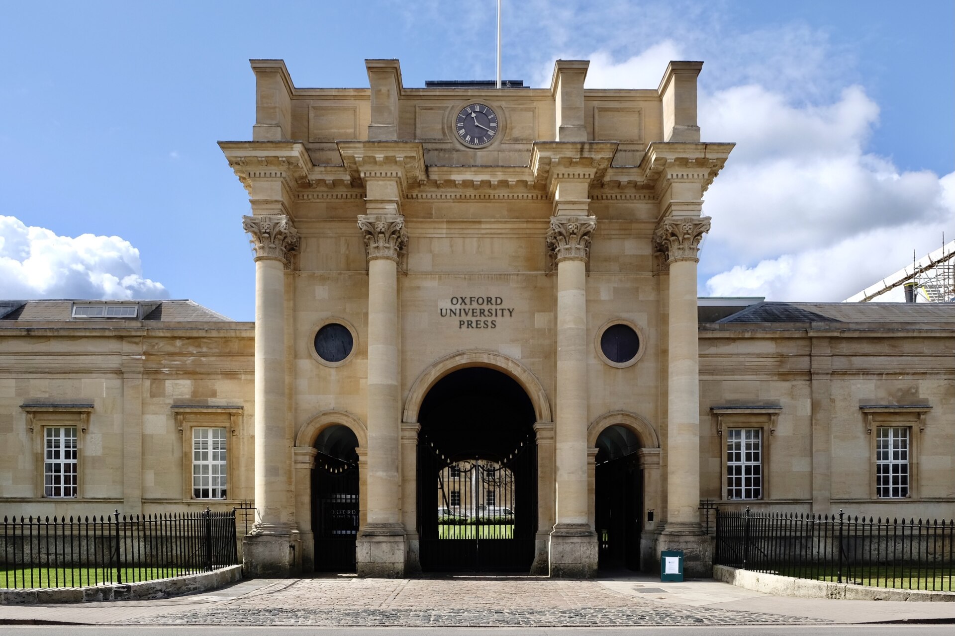 Oxford University Press.